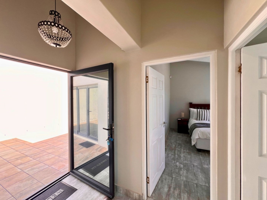 5 Bedroom Property for Sale in Myburgh Park Western Cape